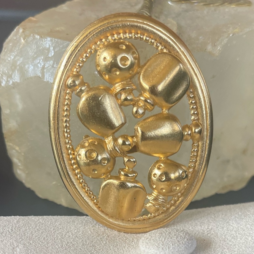 🔥DIOR🔥Vintage 🔥 Christian 🔥Dior 🔥Parfum 🔥Pin 🔥Brooch 🔥Gold plated.